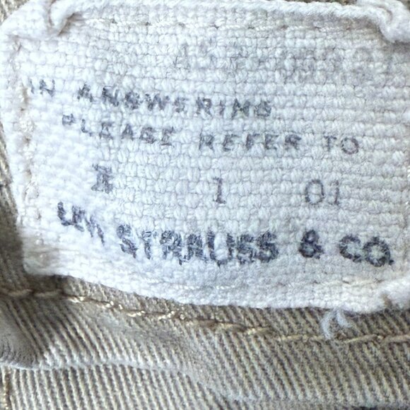 Levi's Red Tag Cargo Shorts, Tan/Khaki Sz 38 Men's - Picture 3 of 11